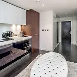 Modern studio in Chelsea, near Sloane Square!