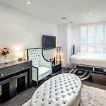 Modern studio in Chelsea, near Sloane Square!